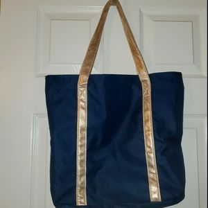 ❣️Sold❣️Like New Medium Size Tote